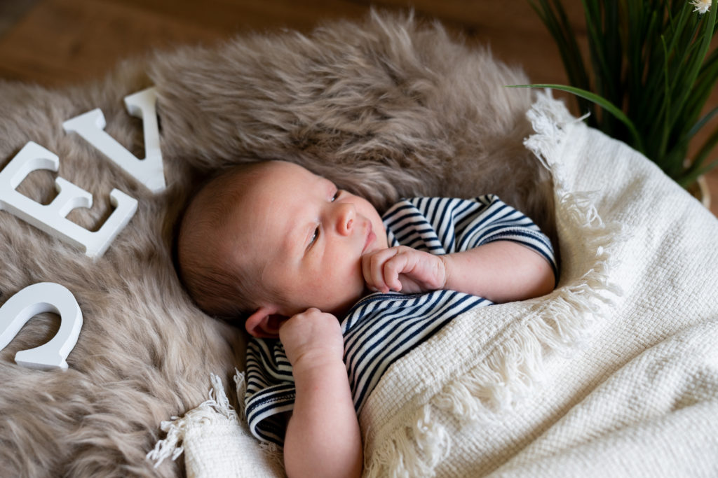 newborn-neugeborenenshooting-tobiasundkerstin-fotografie-baby-thalmaessing-hilpoltstein-heideck-newbornfotografie