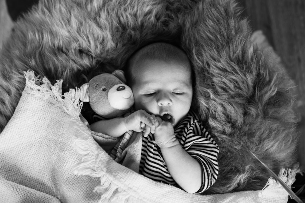 newborn-neugeborenenshooting-tobiasundkerstin-fotografie-baby-thalmaessing-hilpoltstein-heideck-newbornfotografie