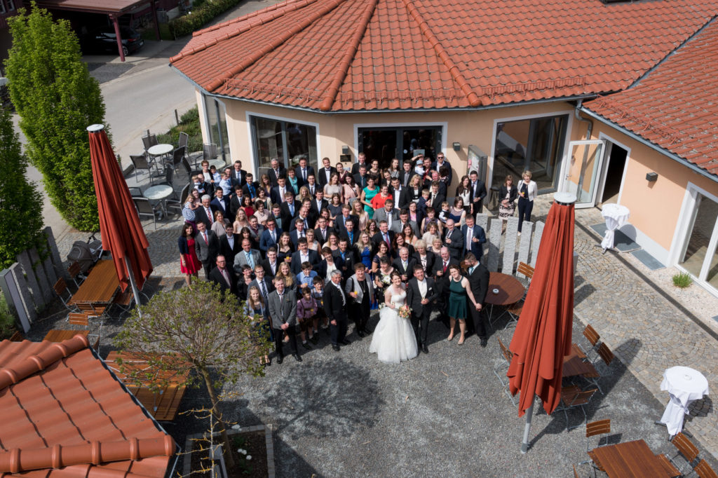 hochzeitsreportage-gruppenbild-hochzeitsfotografie-tobiasundkerstin-fotografie