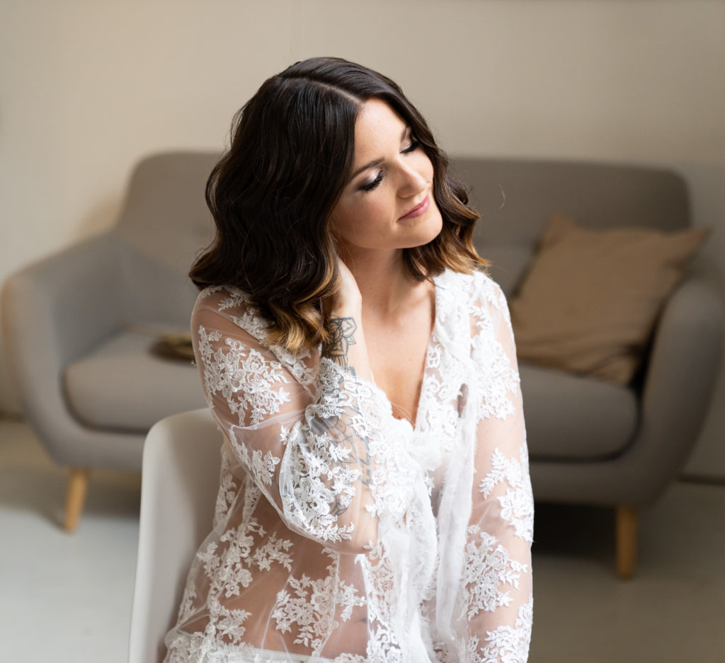 hochzeitsreportage-gettingready-urbanwedding-winterhochzeit-hochzeitsfotografie-tobiasundkerstin-fotografie-workshop-vanessaundsaskia